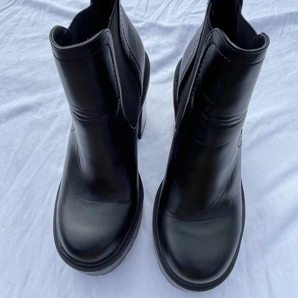 Black Chelsea Ankle Boots Block Heel Stretch Pull On Lined Round Toe Women